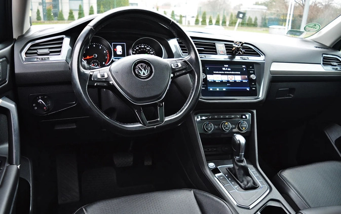 Volkswagen Tiguan Allspace cena 83900 przebieg: 154900, rok produkcji 2017 z Łazy małe 326